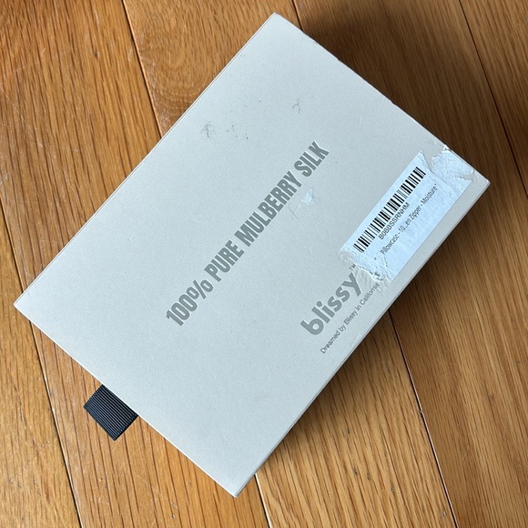 Blissy standard white pillow case 100% pure Mulberry silk - Picture 6 of 7